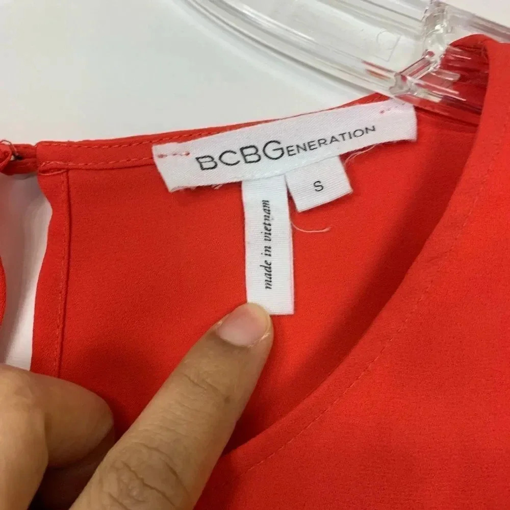 BCBGeneration Front Knot Tank - Picture 5 of 8